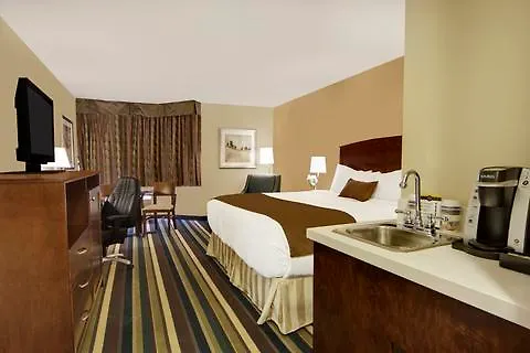Best Western Plus Winnipeg Airport Hotel