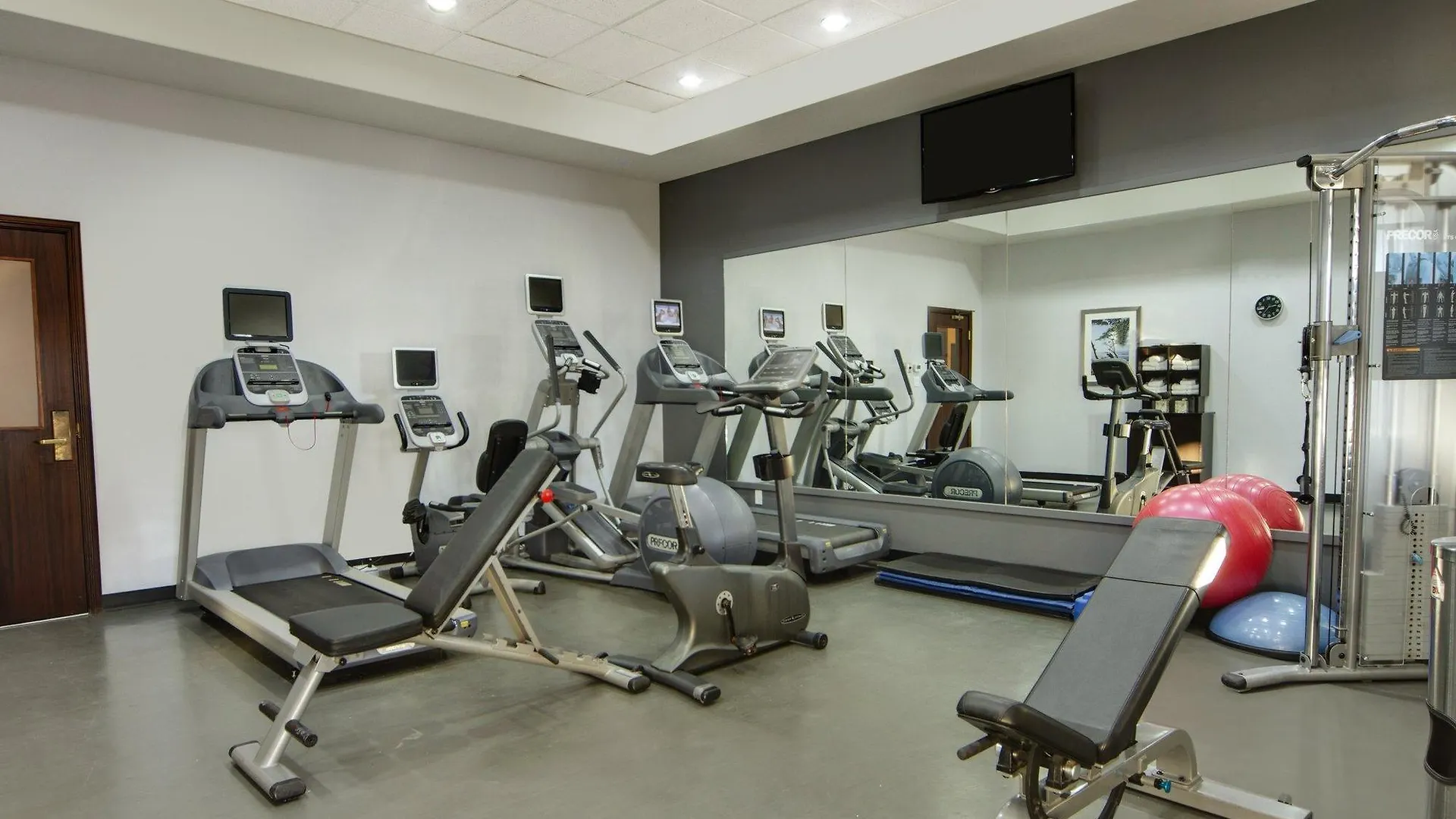 Best Western Plus Winnipeg Airport Hotel