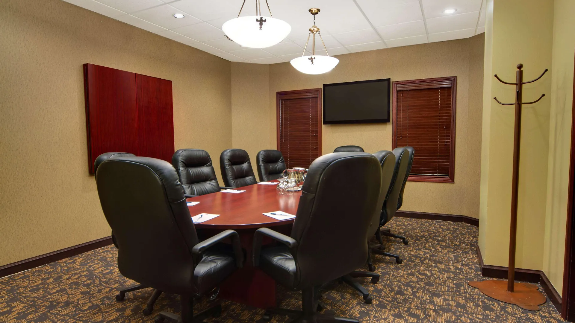 Best Western Plus Winnipeg Airport Hotel