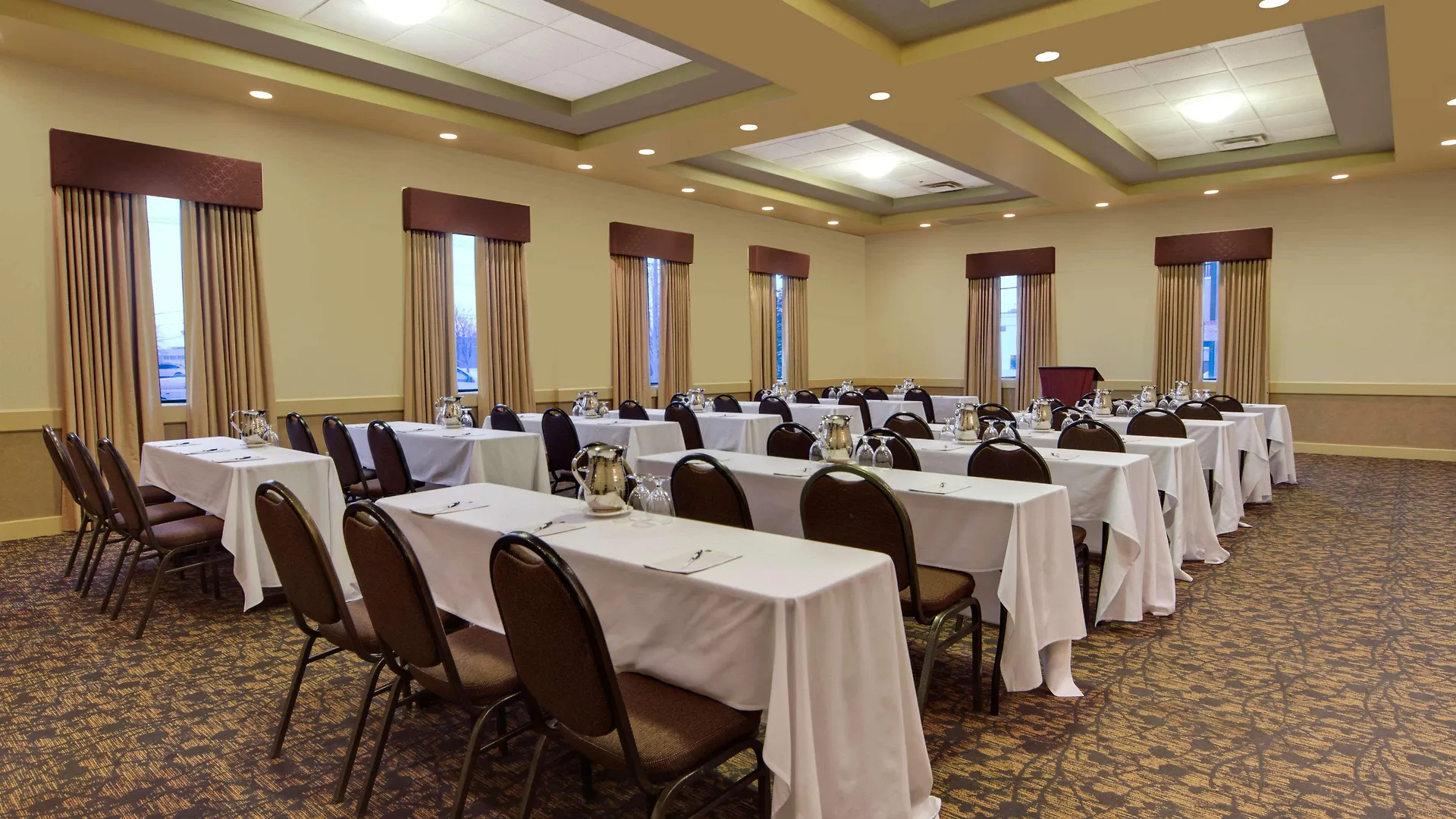 Best Western Plus Winnipeg Airport Hotel